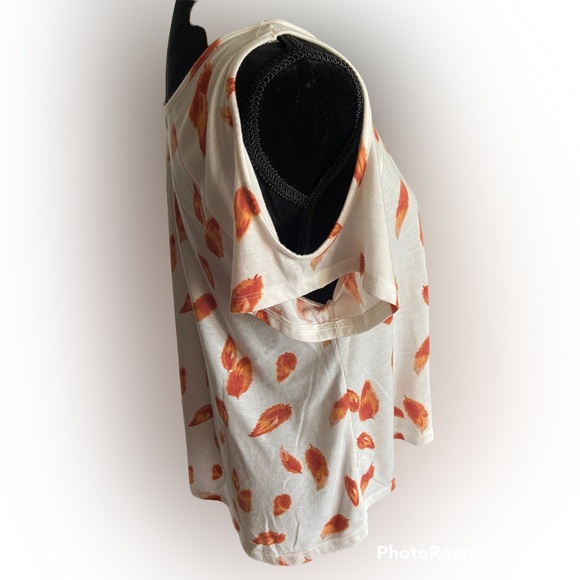 🎉2/20$ Forever 21 Cold shoulder T😎 - Picture 4 of 7